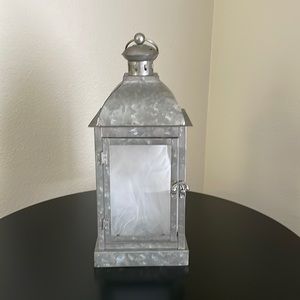Lantern with lights